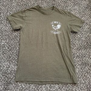 Hubs & Hers Women’s Olive Graphic T-Shirt Short Sleeve Sz Small